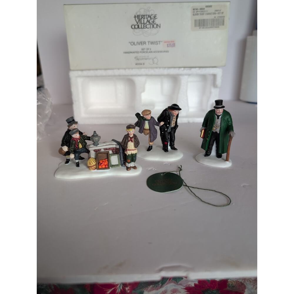 Dept 56 Heritage Village Oliver Twist Set Of 3 Accessories #5554-9 NIB